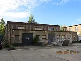Garage mit Schießstand von Osten