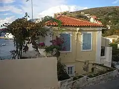 Ein Haus am Ortseingang