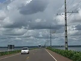 Stadtgebiet am Rio Paraná
