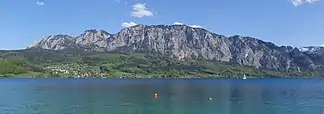 Westansicht des Höllengebirges(Blick von Unterach am Attersee)