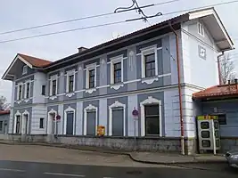 Aufnahmegebäude des Bahnhofs