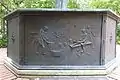 Bronzetafel links