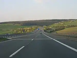Blick in Richtung Nordosten über die Taubertalbrücke zur Anschlussstelle Tauberbischofsheim, 2009
