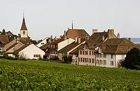 Blick ostwärts zum Dorf