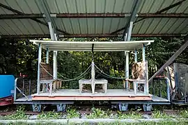 Im Bürmooser Moor ausgestellter Personentransportwagen