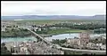 Blick über Stadt und Euphrat-Brücke