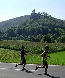 Die B 470 bei der Ruine Neideck