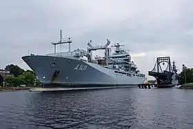 2021 die Kaiser-Wilhelm-Brücke passierend