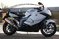 BMW K1300S (Bj. 2009) an der Weser in Beverungen / rechte Seitenansicht