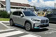 BMW iX1 mit abbestellbaren blauen Elementen (seit 2022)