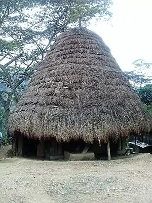 Hütte in Baboi Leten