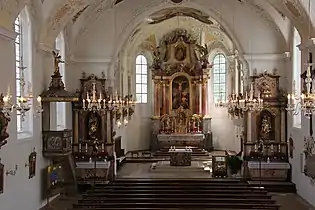Langhaus und Chor von  St. Justina