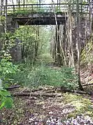 Schotterbett und Brücke über die Strecke bei Ezelsdorf