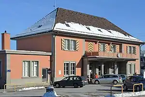 Aussenansicht des Bahnhofs vor dem Umbau