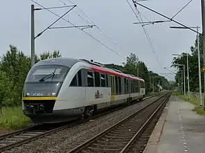 Triebwagen der Hessischen Landesbahn in Lindenholzhausen, 2017