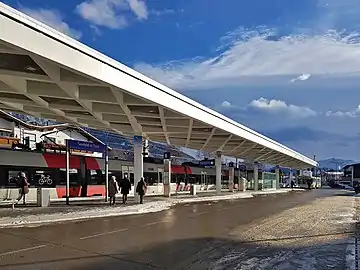 Busterminal neben Bahnsteig 1 (2018)