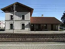 Aufnahmsgebäude