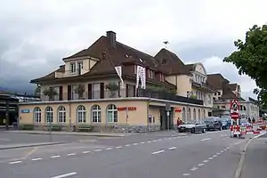 Bahnhofsgebäude des Bahnhofs (2013)
