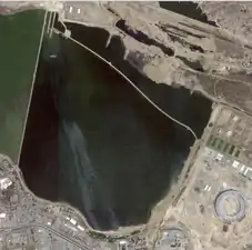 Satellitenbild vom Stadion und dem Böyük-Şor-See