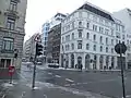 Das Bankhaus Merck Finck & Co an der Ecke Alstertor / Hermannstraße