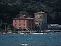 Der Hafen Porto di Baratti, rechts daneben der Torre di Baratti
