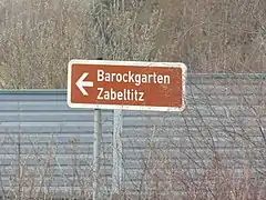 Touristisches Hinweisschild an der Kreuzung zwischen B 98 und B 101 in Großenhain