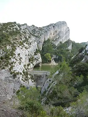 Moderner Staudamm (Barrage du Peirou)