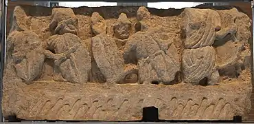 Relief mit Soldaten und Schiff