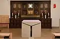 Basilika Seckau, Gnaden­kapelle, Altar­tisch aus Aflenzer Sandstein (2005)