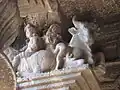 Mithuna auf zwei Reittieren