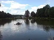 Fischweiher mit Fischerhütte