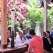 Biertower („geleert“), hier in einer Sport­bar in den USA