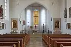 Altar mit Chor in der Kirche
