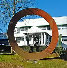 Anneau, Mauro Staccioli, Louvain-la-Neuve, Belgien