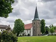 Spätromanische katholische Pfarrkirche Sankt Dionysius (erbaut um 1230)