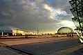 Links der Palacio Velódromo Luis Puig und rechts die Feria Valencia (Februar 2007)