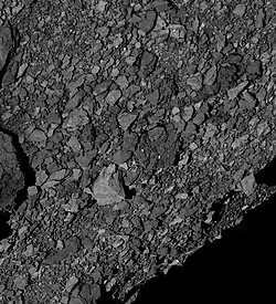 Detailaufnahme in der südlichen Hemisphäre vom 7. März 2019. Der Felsen in der unteren Bildmitte hat eine Größe von etwa 7,4 Metern.