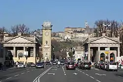 Die Propyläen der Porta Nuova