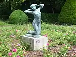 Erwachendes Mädchen von Josef Limburg im Rosengarten1906
