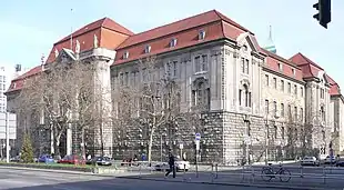 Gebäude des Oberverwaltungs­gerichts Berlin-Brandenburg in der Hardenbergstraße 31