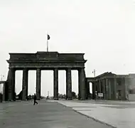 Das Brandenburger Tor ohne Quadriga, um 1953