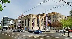 Friedrichstadt-Palast an der Friedrichstraße 107