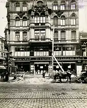 Fabisch Damenkonfektion in der Chausseestraße 20/21, 1913