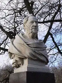 Büste von Gustav Meyer im Treptower Park