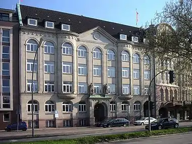 Benachbartes ehem. Verwaltungsgebäude der GEGBesenbinderhof 52