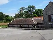 Waschhaus in Beton-Bazoches