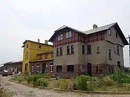 Empfangsgebäude, Straßenseite