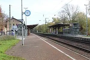 Empfangsgebäude und Bahnsteige (2017)