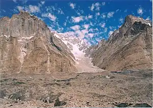 Biale (6729 m) und Biale-Gletscher.