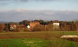 Blick auf Bierbaumsmühle vom Ortsrand von Klein Heere